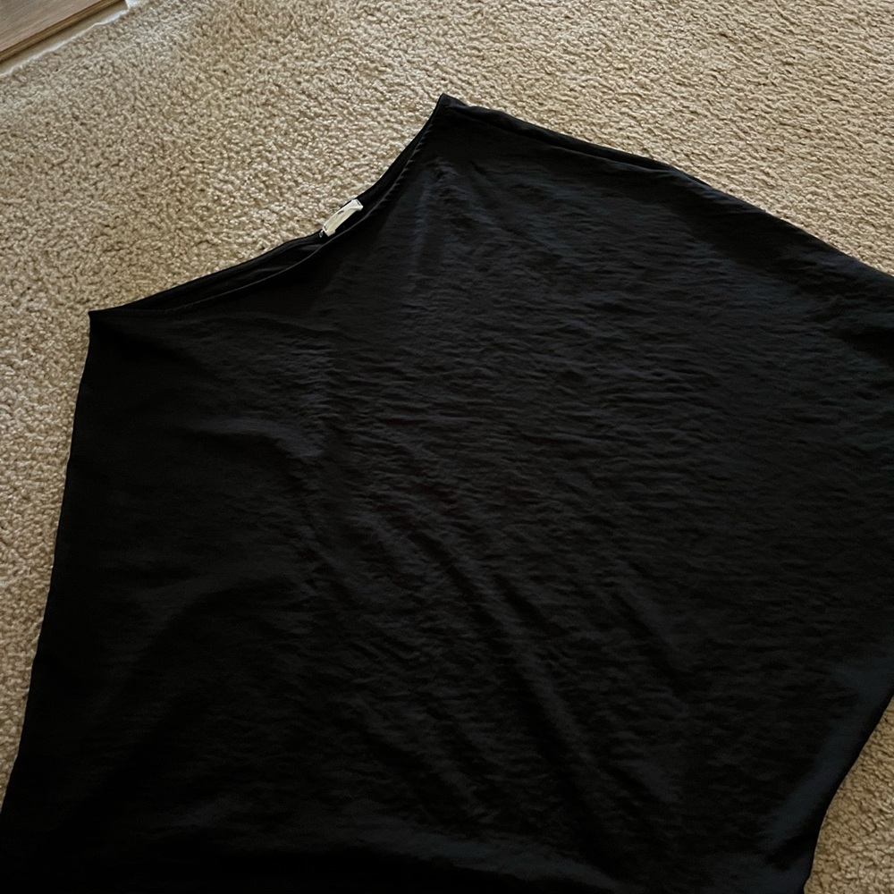 Entro Off the Shoulder Classic Black Apparel